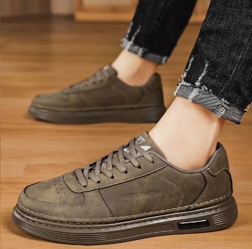 Men’s 2025 Fashion Sneakers – Casual Street Style Solid Color Shoes