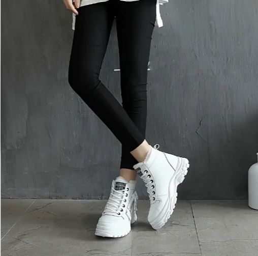 Women’s Budget-Friendly Winter Boots – Black & White Casual Footwear